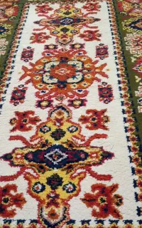 قالیچه سنتی زیبا و کاملا نو