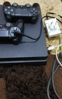 پی اس فور اسلیم