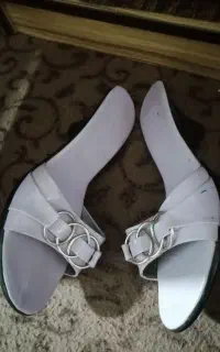 2 جفت دمپایی کاملا نو