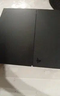 ps4 fat ۵۰۰ گیگ با چهارتا دسته تخفیف هم میدم