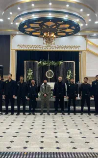 بادیگاردی  نظم و هماهنگی داخل مراسم کنسرت. تولد