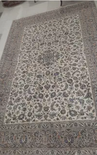 فرش دستبافت کاشان بسیار تمیز سالم و کم‌کارکرد