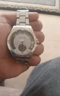 ساعت مچی مردانه معاوضه هم دارم
