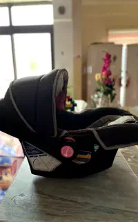 کریر و روروئک و ننو بچه