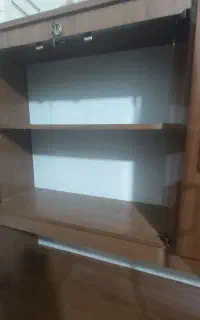 میز تحریر کتابخانه دار