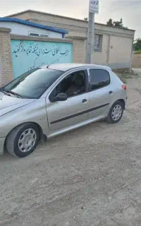 ۲۰۶مدل ۸۱بیمه کامل  موتوری تازه تعمیر