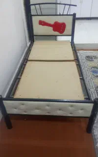 تخت تک‌نفره تمیز