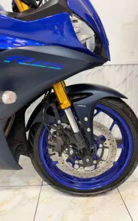 یاماها R25 مشابه خشک.