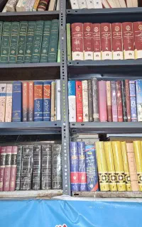 مرکز خرید و فروش انواع کتاب و کتابخانه