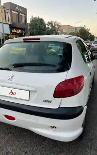 ماشین ۲۰۶