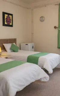 نیروی خانه داری هتل اقا و خانم