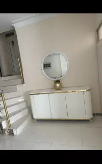 آیینه و کنسول