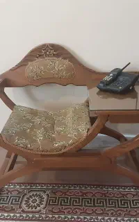 میز تلفن لاکچری.در حد نو.بدون لک