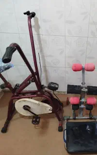 دوچرخه ثابت و دراز و نشست
