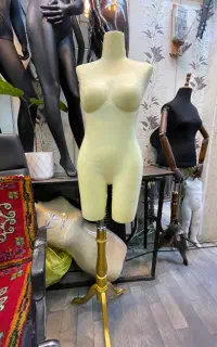 مانکن فاق دار زیر لباس