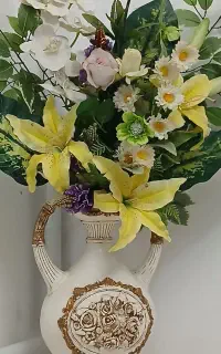 گل و گلدان
