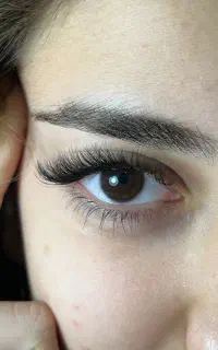 مدل اکستنشن مژه برای تکمیل آلبوم