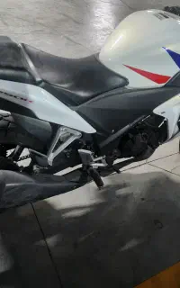 هوندا سی بی ار ۲۵۰ تک سیلندر ۲۰۱۴ سند دست اول