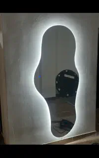 آینه دفرمه همراه نور مخفی مدل لمسی ابعاد ۱۵۰*۶۰