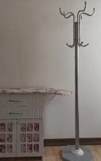 میز اتو و رخت اویز