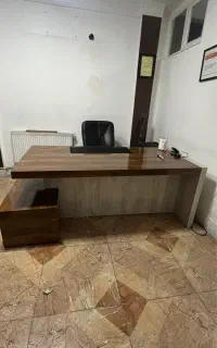 یک عدد میز مدیریتی (سفارشی)