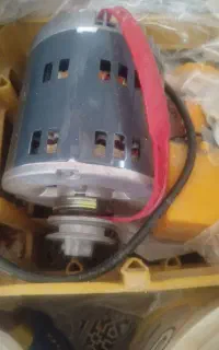 یک موتور کولر 3500با پمپش
