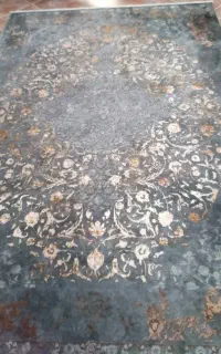 یک فرش 6 متری در حد نو