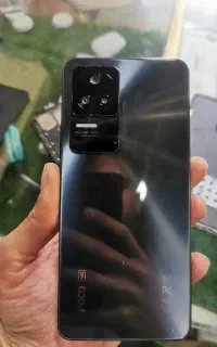 poco f4