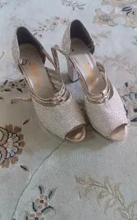 کفش ولباس