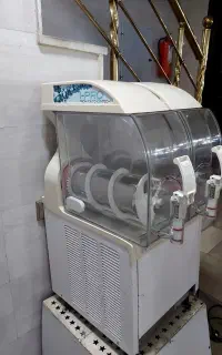 فروش یک دستگاه یخ در بهشت SPMاصل ایتالیا درحدنو