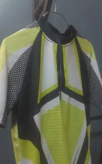 کلاه.چراغ.لباس دوچرخه
