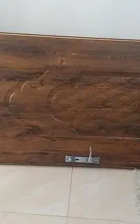 در اتاق خواب در آپارتمان