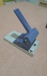 دستگاه پانچ آلمانی