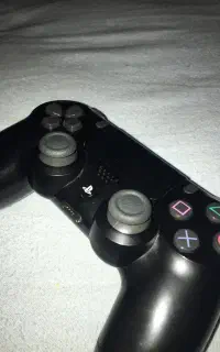 دسته ps4 در حد نو