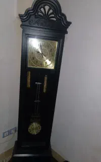 ساعت ایستاده درحدودنوفقط یکونیم