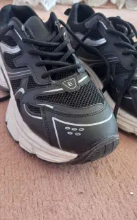 کتونی دخترانه سایز ۴۰ نو