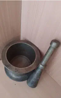 هاونگ برنجی قدیمی وشکلات خوری مسی
