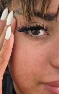 کاشت مژه موقت با ماندگاری بالا