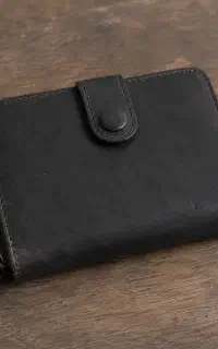 کیف پول حاوی کارت ملی وکارت های بانکی