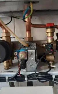 خدمات فنی تعمیرات پکیج ابگرمن لباسشویی کولر و..