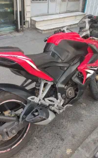 ار اس rs 200