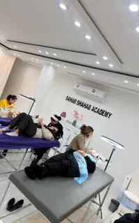 همکاریبامیکاپ رنگواحیافشیالناخنمژهاصلاح کوتاهی