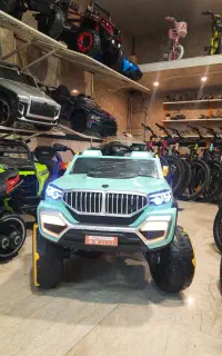 ماشین شارژی BMW m  ۴ موتوره