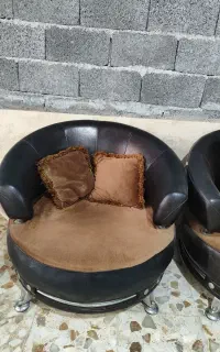 مبل چرم هفت نفره.