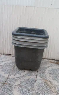 گلدان پلاستیکی بزرگ