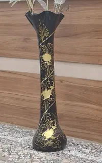 گلدان به همراه گل مصنوعی