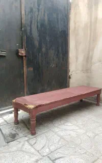 چهار پایه چوبی