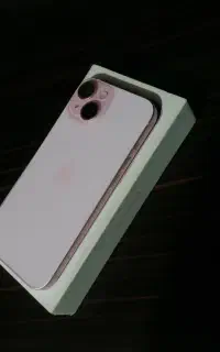 آیفون۱۵ صورتی