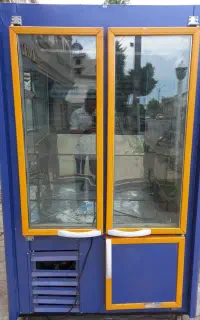 یخچال ویترینی در حد نو