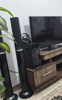 سینما خانواده و میز تلوزیون